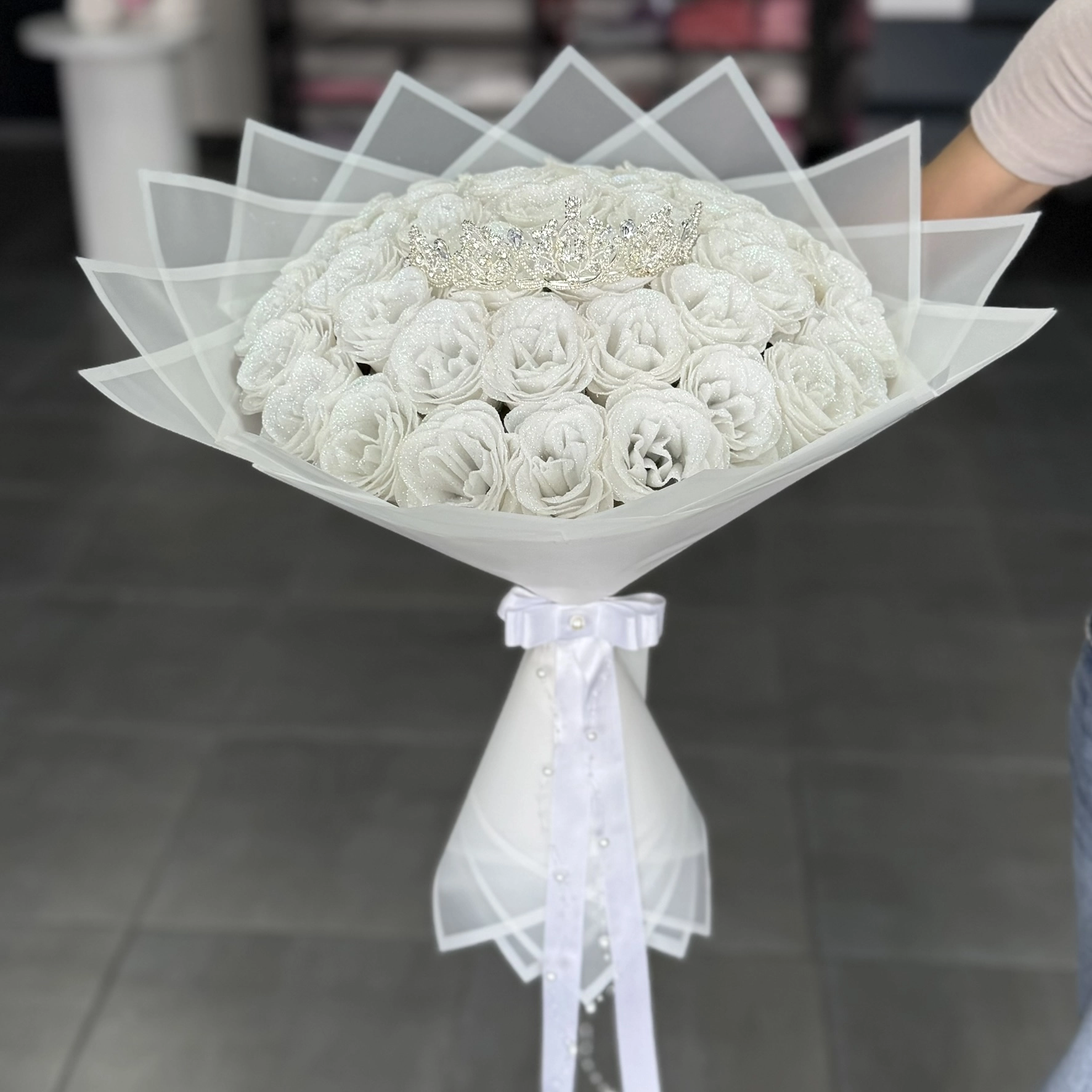 Zamana Meydan Okuyan Zarafet: Neden Yapay Gül Buketleri Tercih Edilmeli?