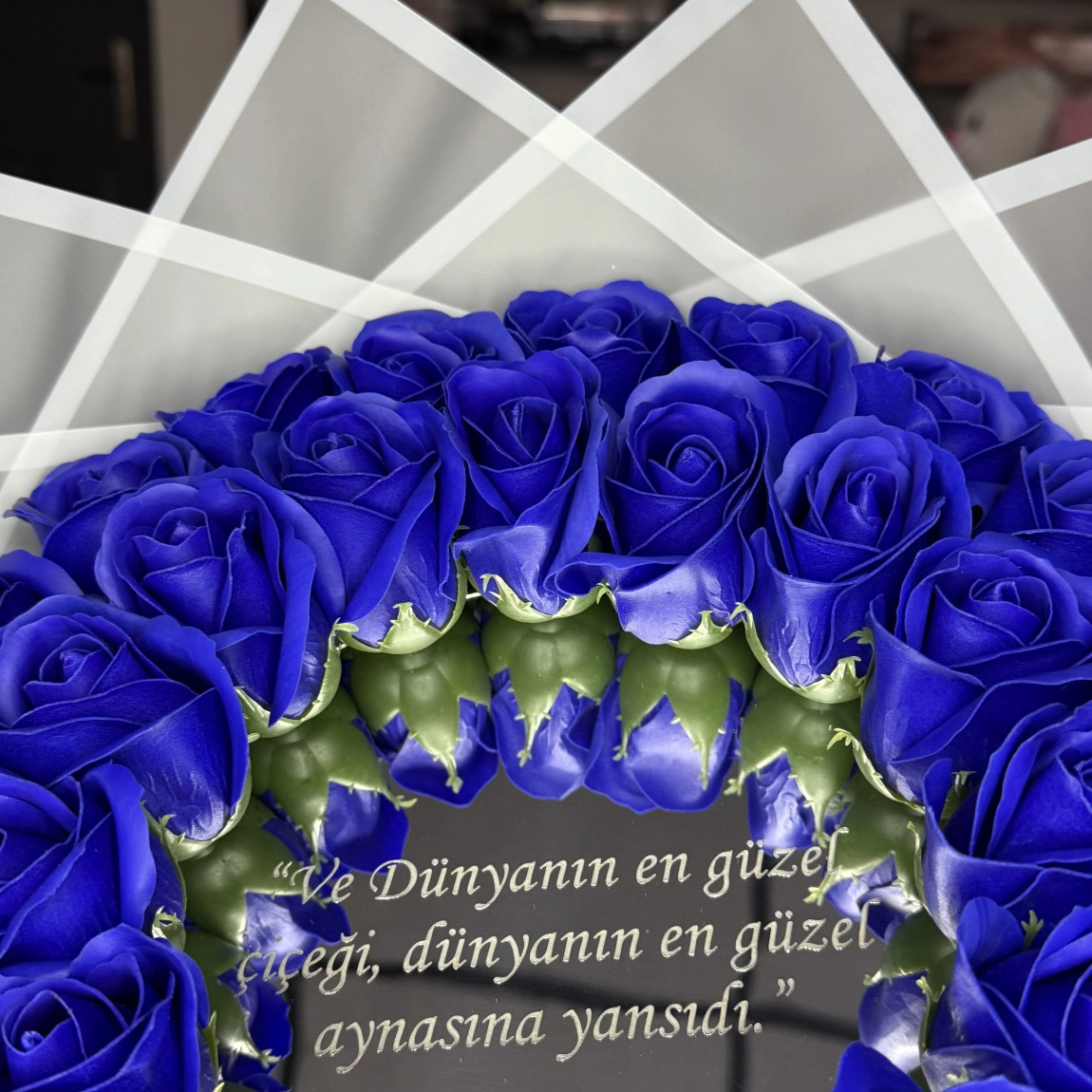 38'Li Mavi Aynalı Buket
