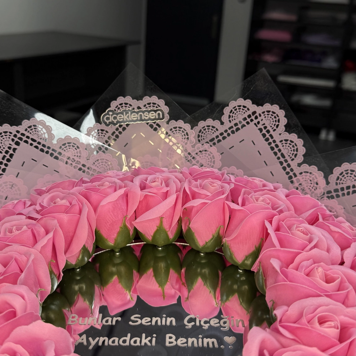 38'Li Neon Pembe Aynalı Buket