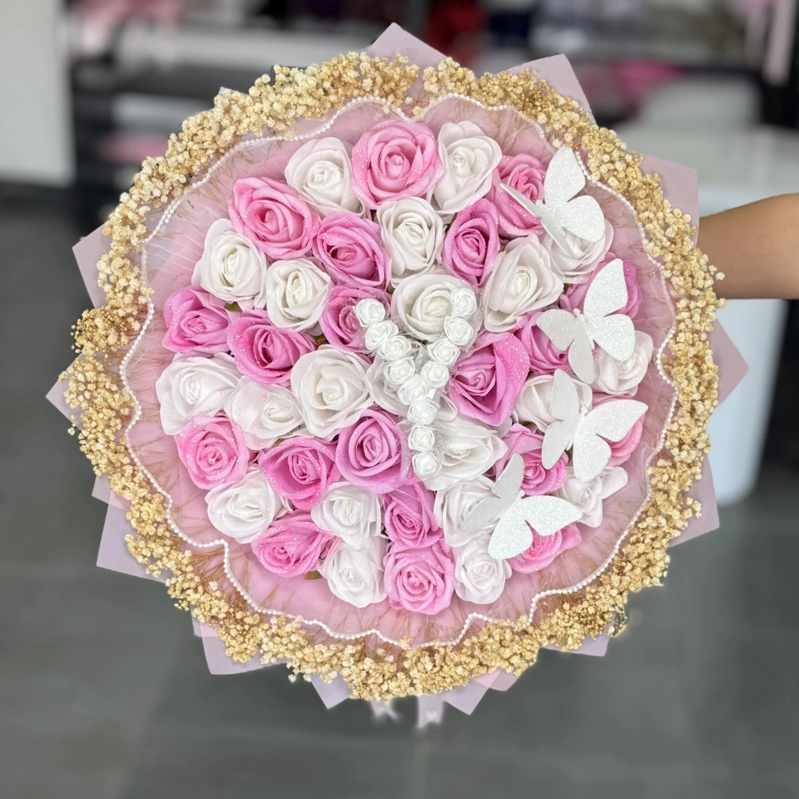 41'li Gül Buketi Pembe-Beyaz (Tomurcuk-İncili Tül-Kelebek-Harf)