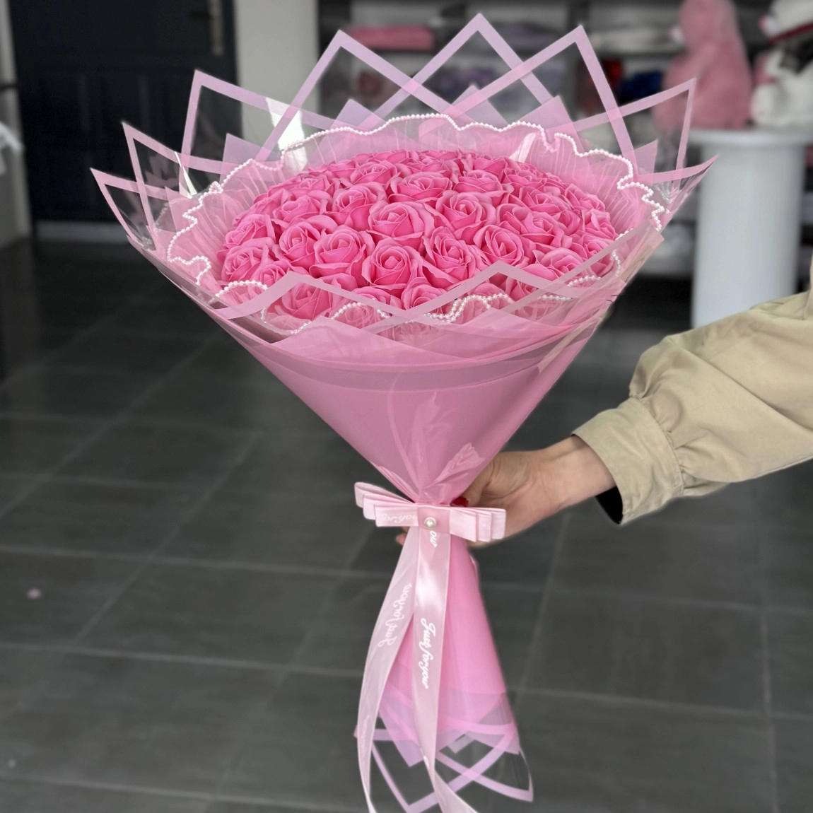 41'Li Neon Pembe Buket (İncili Tüllü)