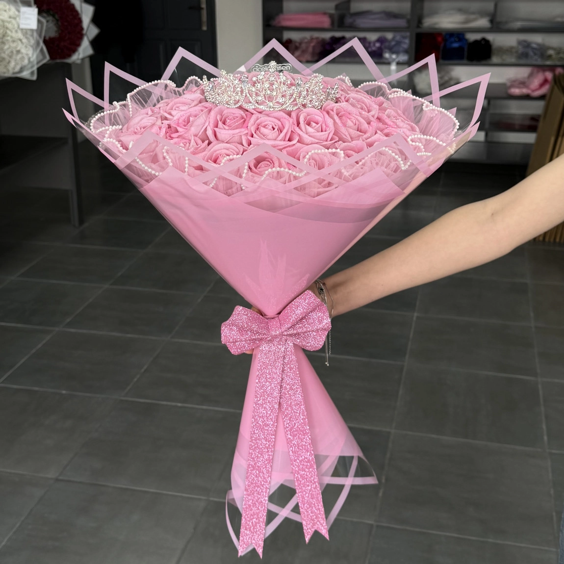 41'Li Royal Pembe Buket