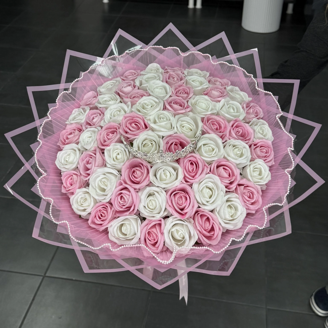 61'li Premium Buket Pembe-Beyaz