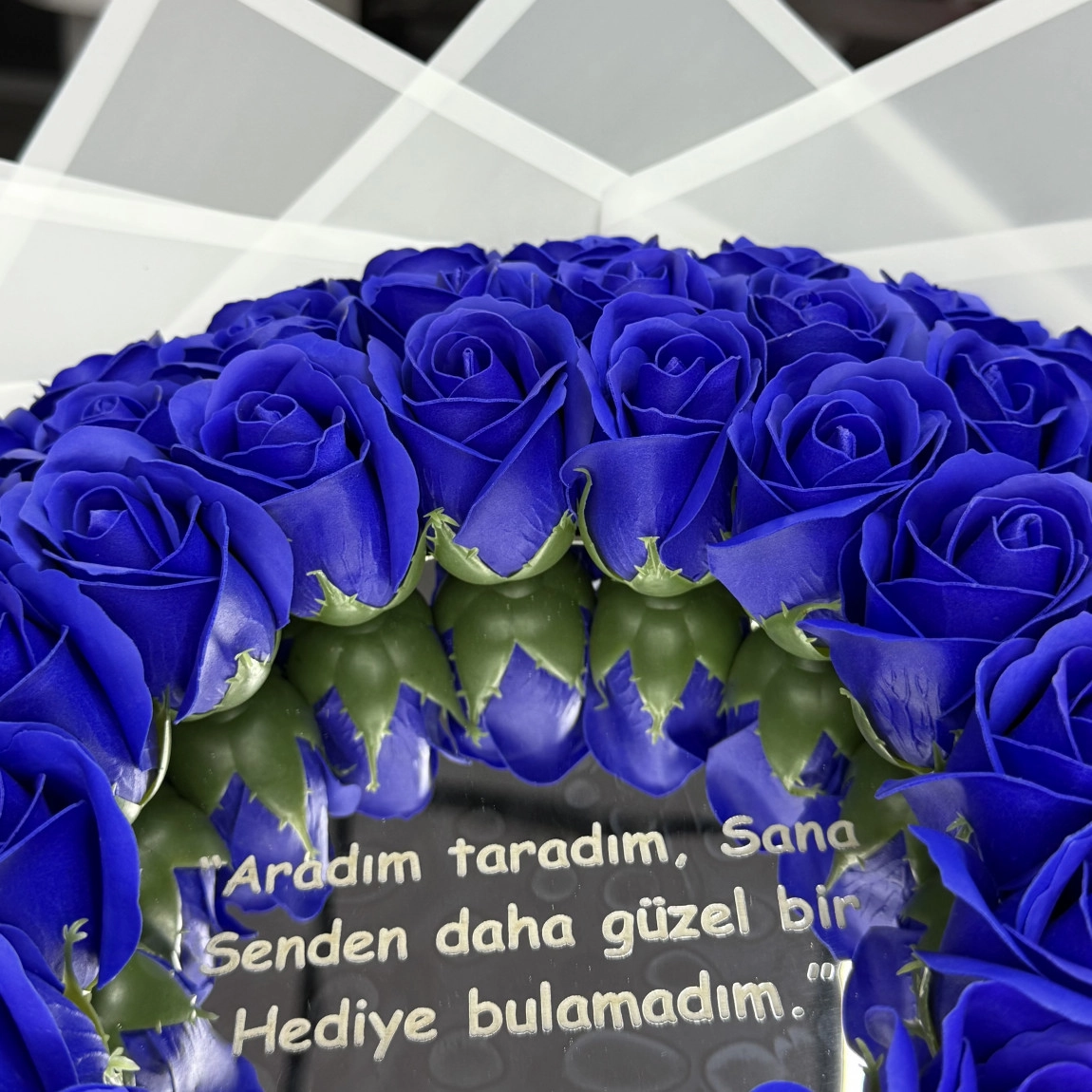 66'lı Aynalı Gül Buketi Mavi