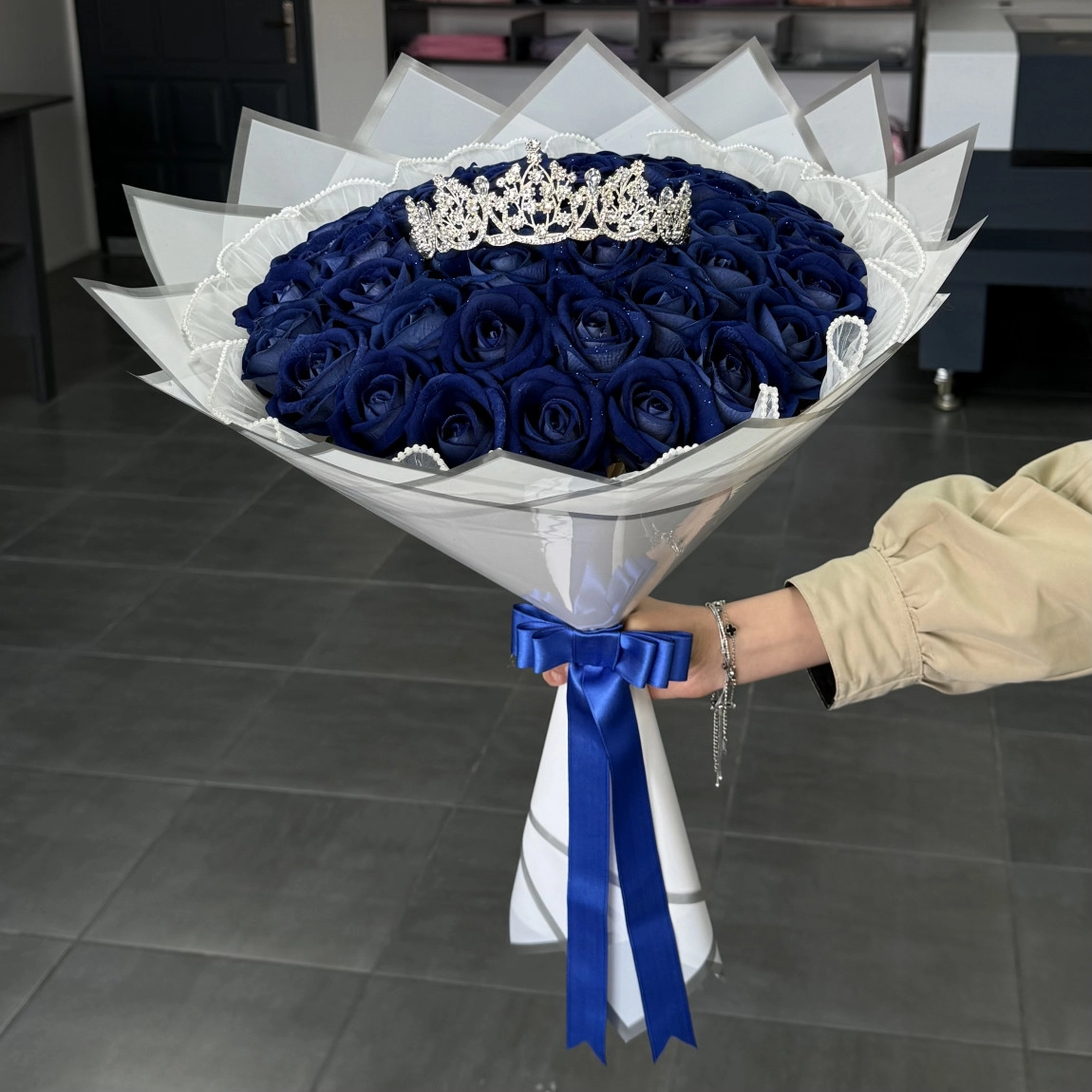 Royal Blue Buket