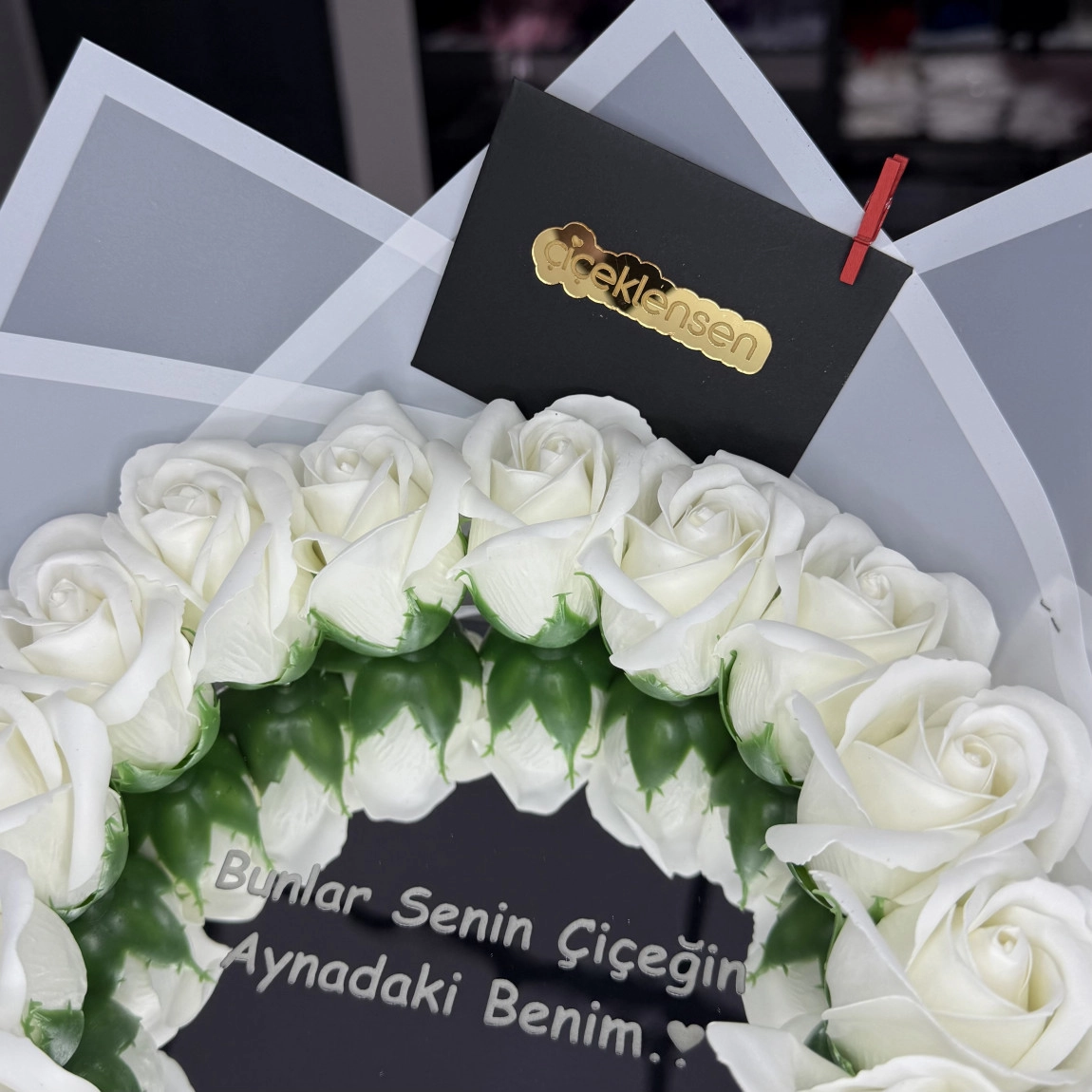 16'Lı Beyaz Aynalı Buket