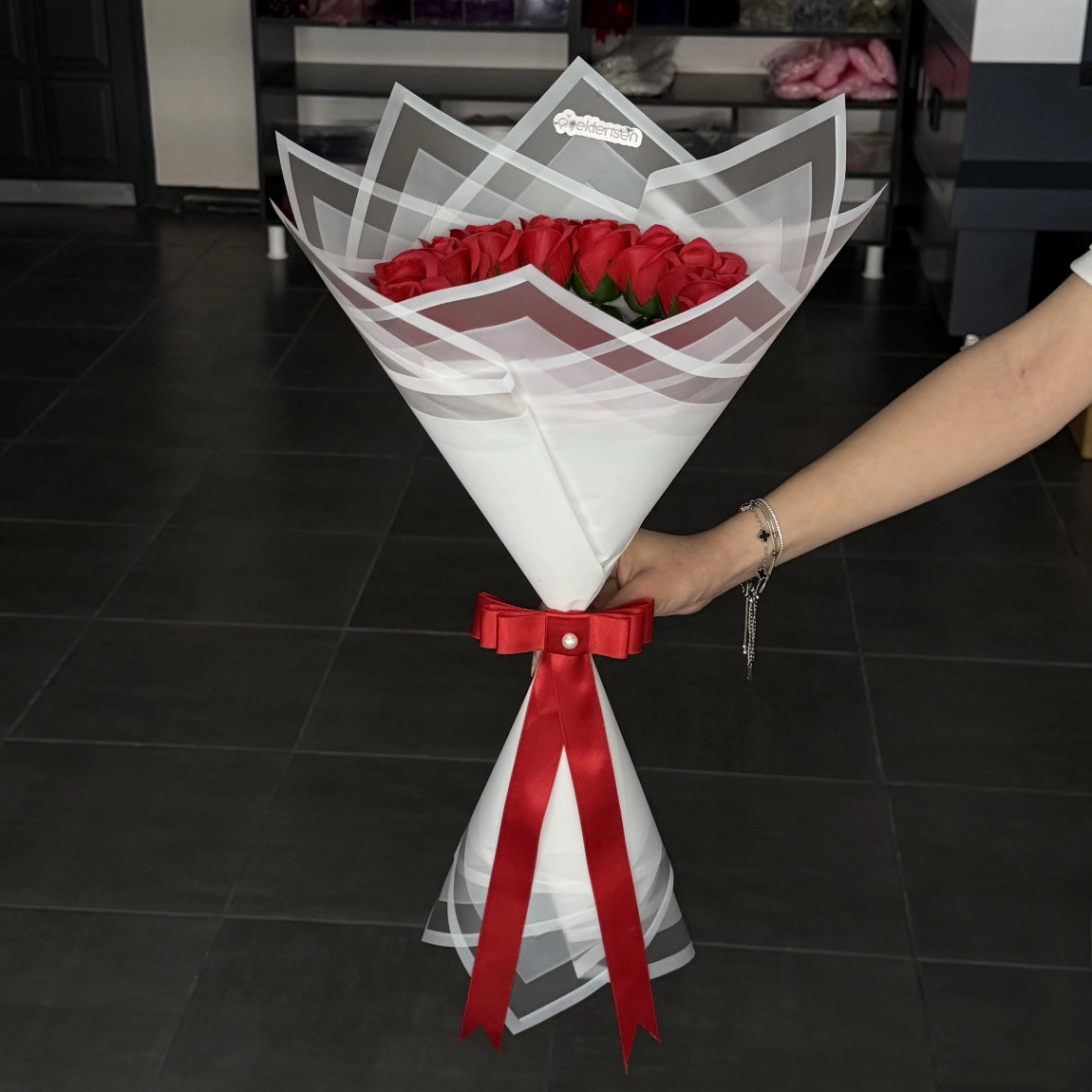 16'Lı Kırmızı Aynalı Buket