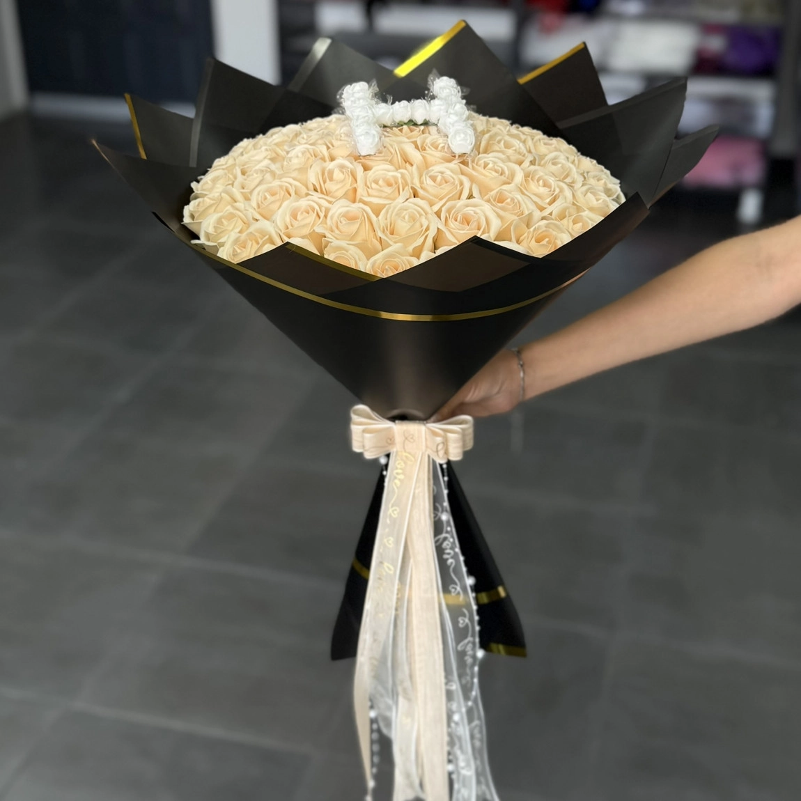 61'li Gül Buketi Krem