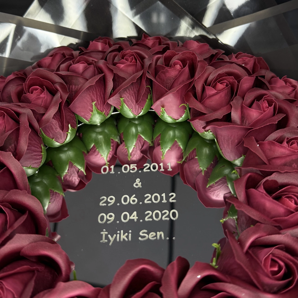 38'Li Bordo Aynalı Buket