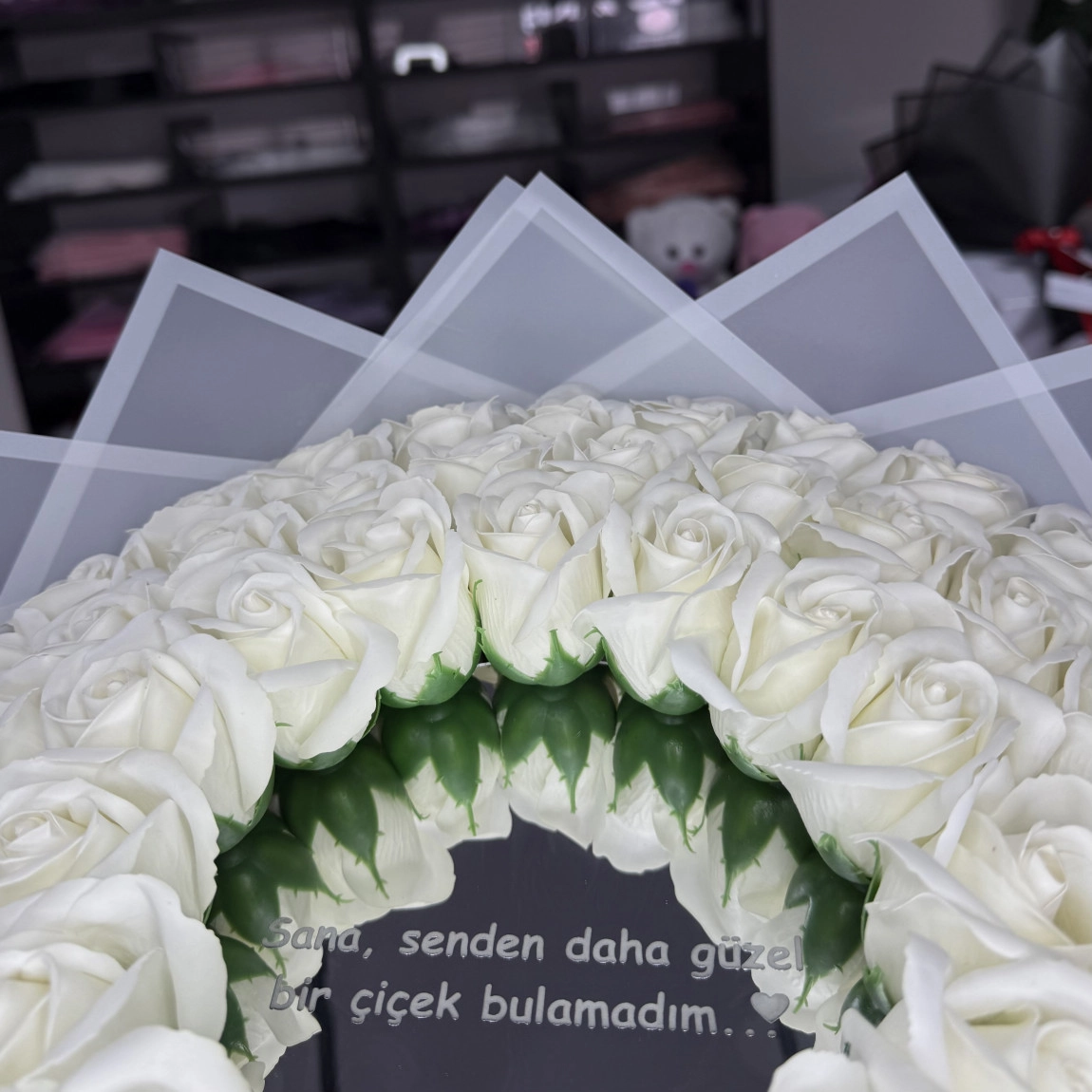 66'lı Aynalı Gül Buketi Beyaz