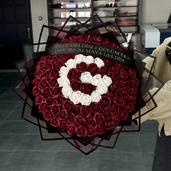 99'Lu Harfli Bordo Buket (Kurdela Yazılı)