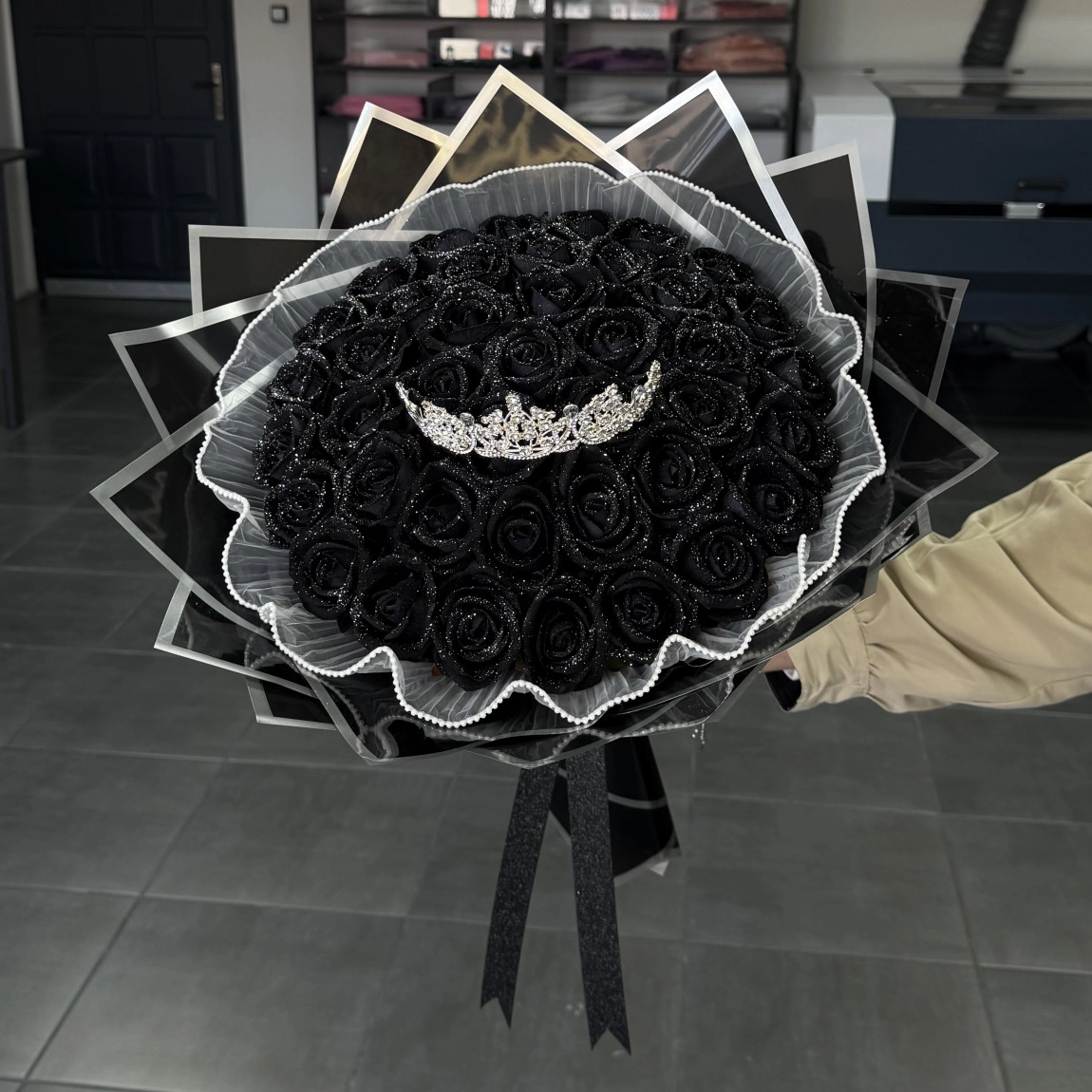 Royal Black Buket
